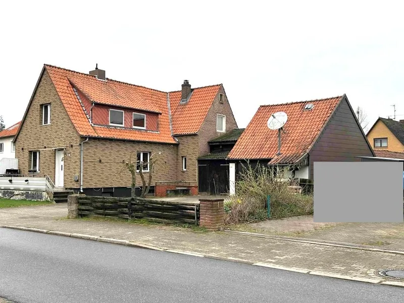 Wohnhaus mit Nebengebäuden und Baulandteilfläche in Altenmedingen — Bild 3