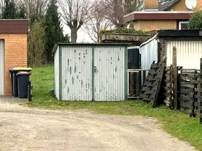 Wohnhaus mit Nebengebäuden und Baulandteilfläche in Altenmedingen