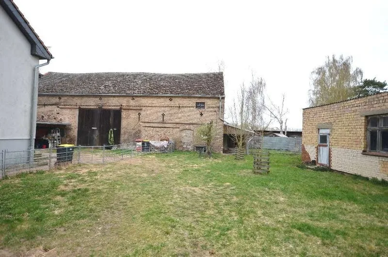 Einfamilienhaus mit Nebengebäuden in Kremmen OT Hohenbruch — Bild 3