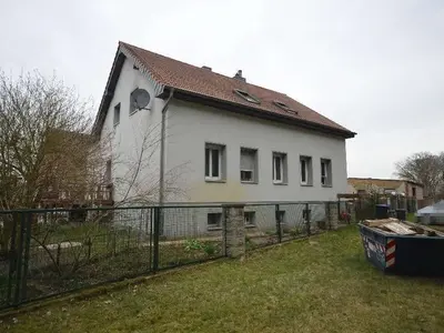 Einfamilienhaus mit Nebengebäuden in Kremmen OT Hohenbruch