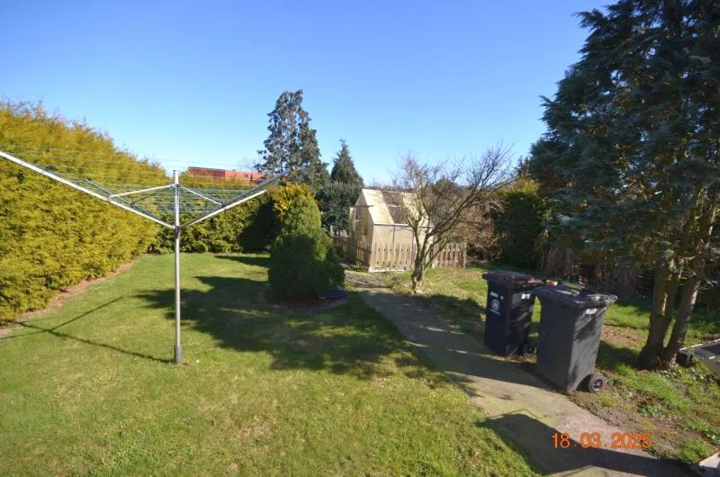 Einfamilienhaus (Reihenmittelhaus) mit 2 Carports in Leegebruch — Bild 3