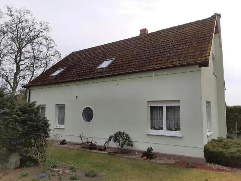 Einfamilienhaus mit Nebengebäuden in Gartz (Oder) — Bild 3