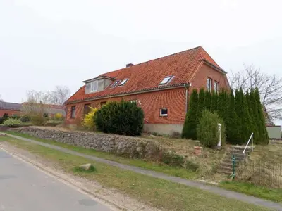 Zweifamilienhaus mit Garage in Barum