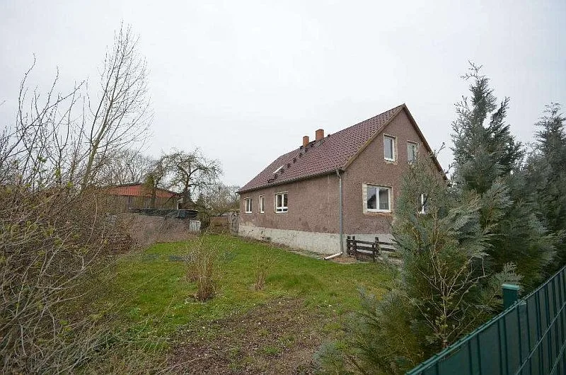 Einfamilienhaus und Nebengebäude in Dreetz — Bild 2