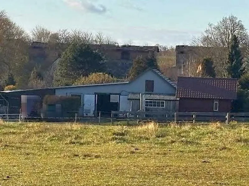 Zweifamilienhaus und Pferdestall in Uckerland — Bild 2