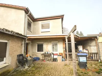 Einfamilienhaus (Doppelhaushälfte) mit Nebengebäuden in Sonnenberg OT Schulzendorf