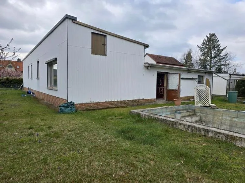 Einfamilienhaus nebst Anbau und Nebengebäude in Mühlenbecker Land OT Mühlenbeck — Bild 2