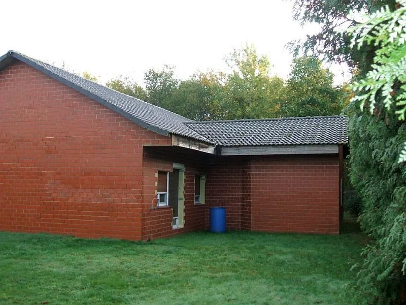 Einfamilienhaus als Betreiberwohnung und Gebäudeteil einer Halle in Uelzen