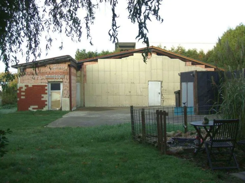 Einfamilienhaus als Betreiberwohnung und Gebäudeteil einer Halle in Uelzen — Bild 3