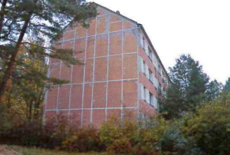 Unsaniertes Mehrfamilienhaus in Plattenburg OT Glöwen — Bild 3