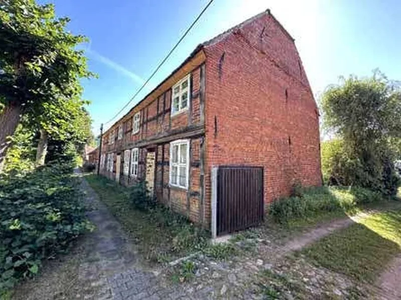 Wohnhausruine und Scheunenruine in Bad Wilsnack OT Grube — Bild 2