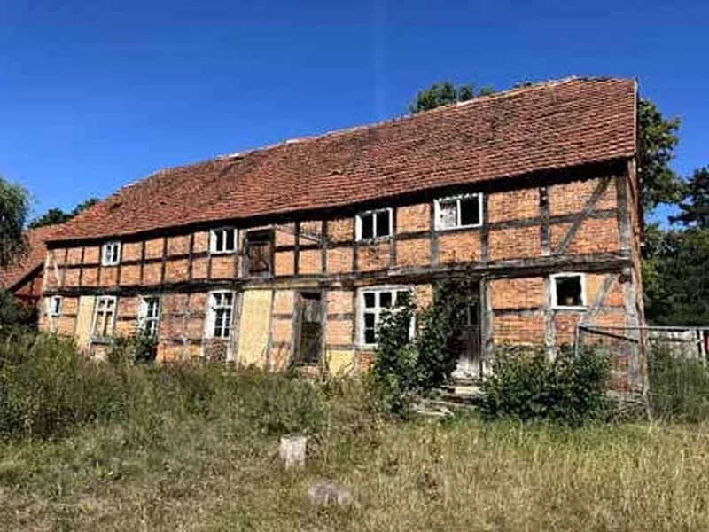 Wohnhausruine und Scheunenruine in Bad Wilsnack OT Grube — Bild 3