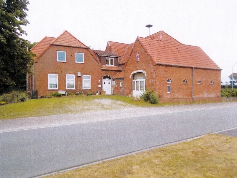 Wohnhaus mit Nebenflächen und Nebengebäude in Uphusum — Bild 3