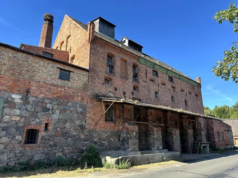 Ehem. Mühle, Funktions-/Nebengebäude und Unterstand in Plattenburg OT Kletzke — Bild 2