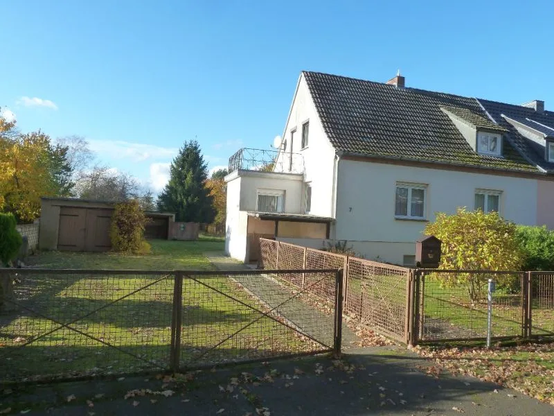 Wohnhaus mit Nebengebäuden in Halenbeck — Bild 2