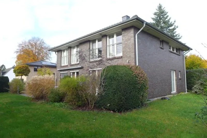 Einfamilienhaus mit Doppelcarport in Hamburg — Bild 3