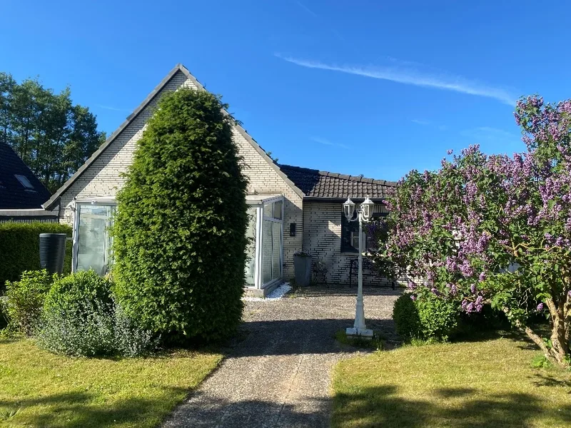 Einfamilienwohnhaus mit 2 Wintergärten und Fertiggarage in Scharbeutz OT Gleschendorf — Bild 3