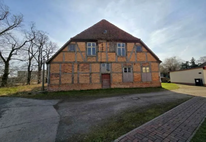 Denkmalgeschütztes ehem. Gutshaus in Suckow