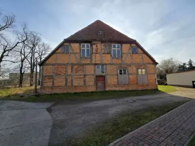 Denkmalgeschütztes ehem. Gutshaus in Suckow
