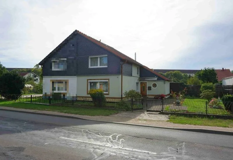 Doppelhaushälfte mit Nebengebäude in Güstrow — Bild 3