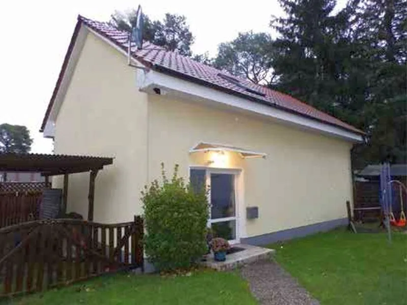 Dreifamilienhaus, Einfamilienhaus und Nebengebäude in Eichwalde — Bild 2