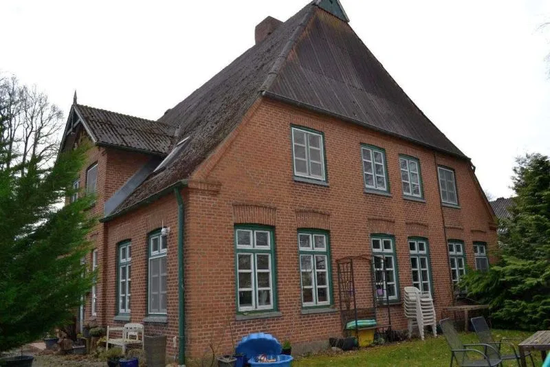 Wohn-/Wirtschaftsgebäude mit 2 Nebengebäuden in Kalübbe