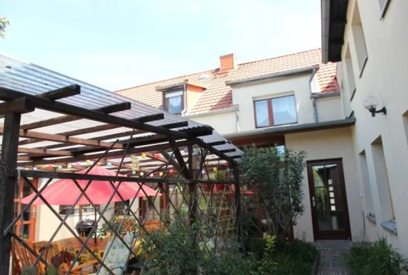 Einfamilienhaus und Werkstattgebäude nebst Lager in Ditfurt — Bild 2