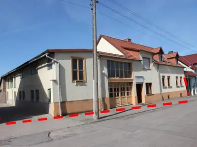 Einfamilienhaus und Werkstattgebäude nebst Lager in Ditfurt