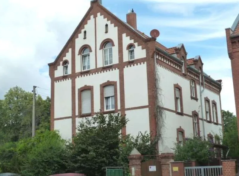 Mehrfamilienhaus und Neben-/Schuppenbebauung in Quedlinburg