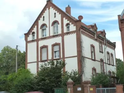 Mehrfamilienhaus und Neben-/Schuppenbebauung in Quedlinburg