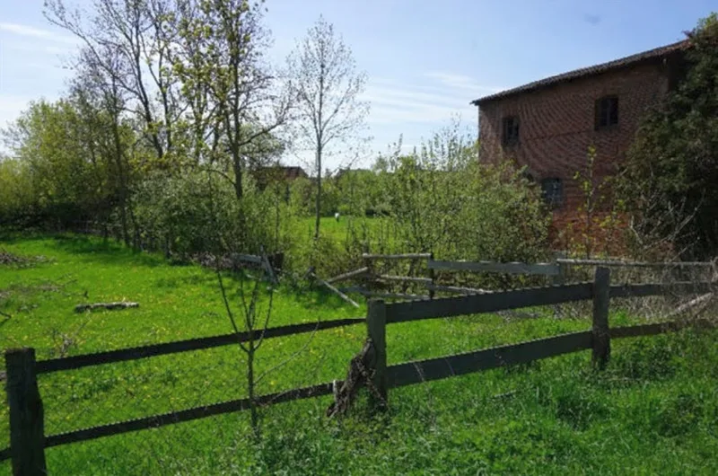Wohnhaus mit Nebengebäuden und Grünland in Ingersleben OT Eimersleben — Bild 2
