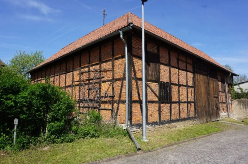 Wohnhaus mit Nebengebäuden und Grünland in Ingersleben OT Eimersleben — Bild 3