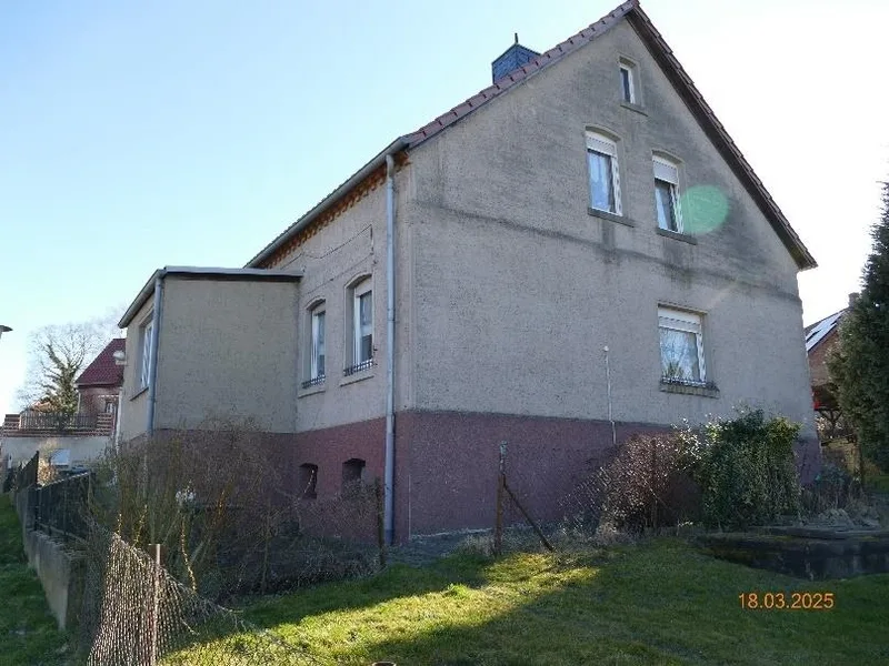 Einfamilienhaus mit Stall-/Garagengebäude, Schuppen und ehem. Garage in Beendorf — Bild 3