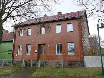 Einfamilienhaus, unbebautes Grundstück und Grünland in Oebisfelde