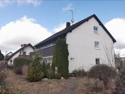 Zweifamilienhaus mit Doppelgarage in Erkersreuth — Bild 2