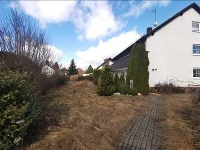 Zweifamilienhaus mit Doppelgarage in Erkersreuth