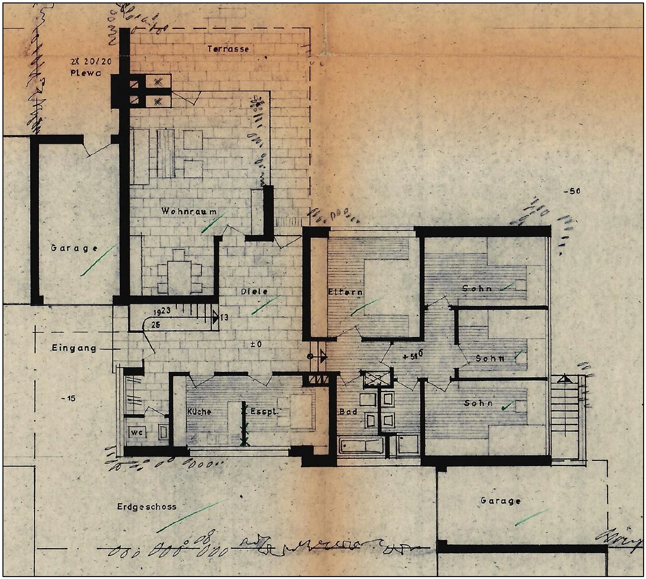 freistehendes Einfamilienhaus (Bungalow) und zwei Garagen in Mönchengladbach — Bild 2