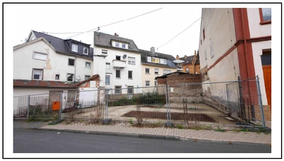 Mehrfamilienhaus, bestehend aus 4 Wohnungen und 4 Stellplätzen in Koblenz