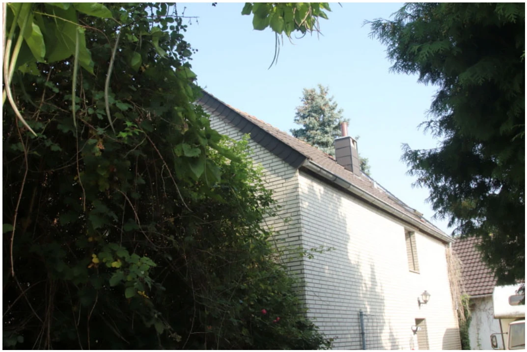 Einfamilienhaus, mit vermutlich einem ehemaligen Scheunengebäude in Mönchengladbach — Bild 3