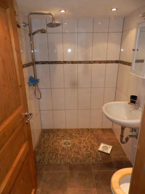 Baugrundstück mit zu liquidierenden Gebäuden in Stephanskirchen — Bild 2