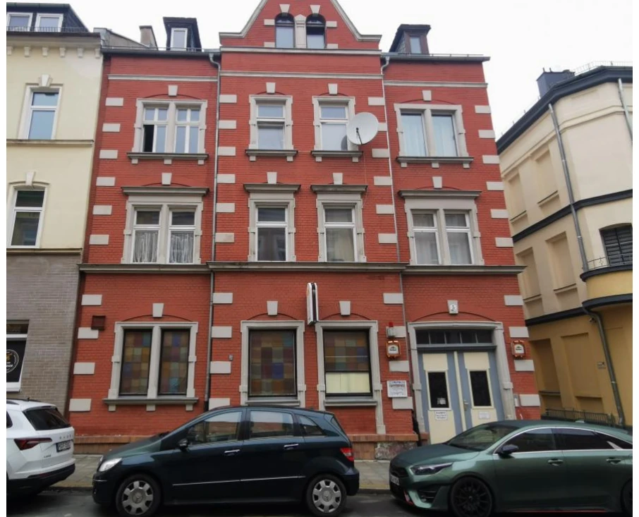 Stadt- bzw. Mehrfamilienwohnhaus in Hof — Bild 2