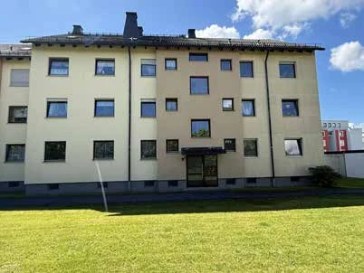 Eigentumswohnung und Fertigteilgarage in Selb — Bild 3
