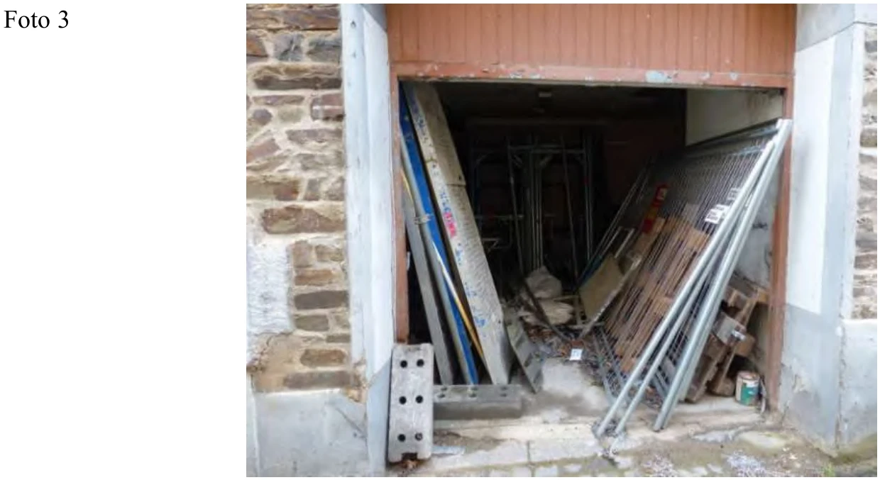 bebaubtes Grundstück (Brandschadenobjekt/Bauruine) in Burgen — Bild 2