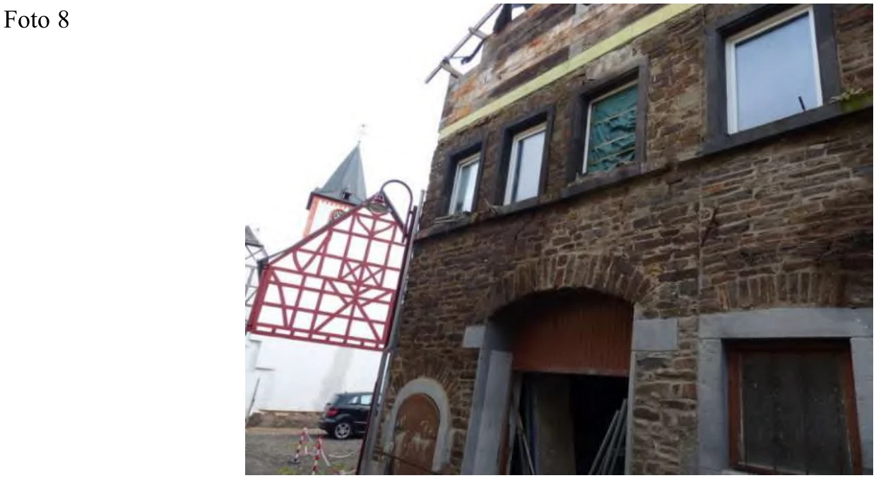 bebaubtes Grundstück (Brandschadenobjekt/Bauruine) in Burgen — Bild 3