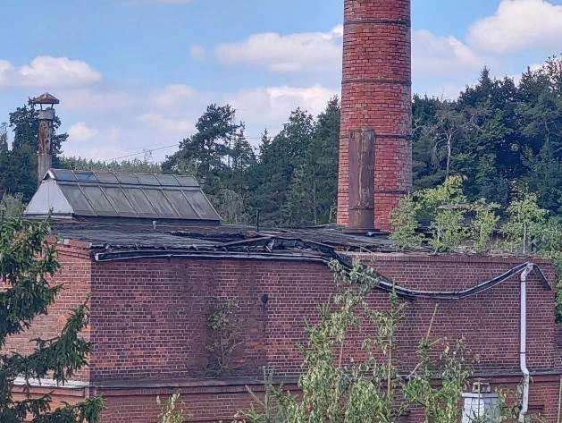 mit Fabrikgebäude bebautes Grundstück in Schauenstein — Bild 3