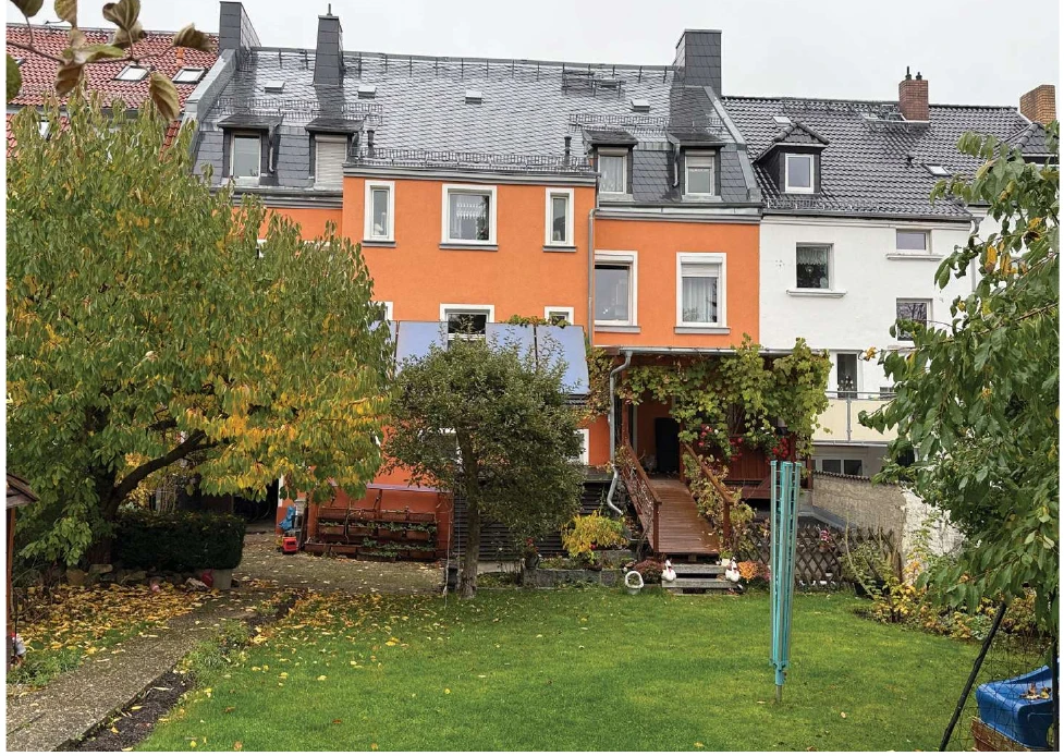 Mehrfamilienwohnhaus mit Hofraum und Garten in Hof