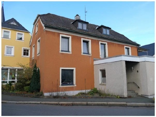 Wohn- und Geschäftshaus in Schwarzenbach a. d. Saale — Bild 2