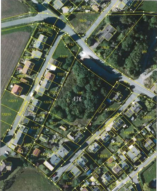 Wohnbauland und Rohbauland mit Baumbestand in Döbra — Bild 3