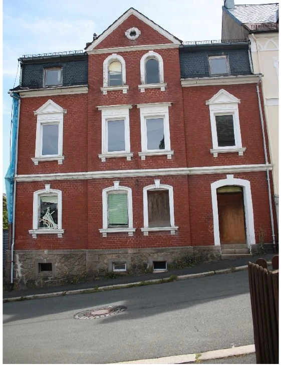 Wohnhaus mit Garage in Helmbrechts