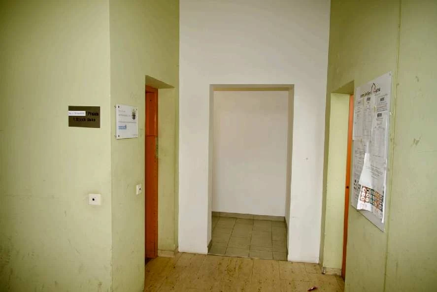 Gewerbeeinheit (z.B. Laden, Büro), Kfz-Stellplatz (Tiefgarage), sonstiges Teileigentum (z.B. Keller, Hobbyraum), Teileigentum eines Wohn- und Geschäftshauses in Augsburg — Bild 2